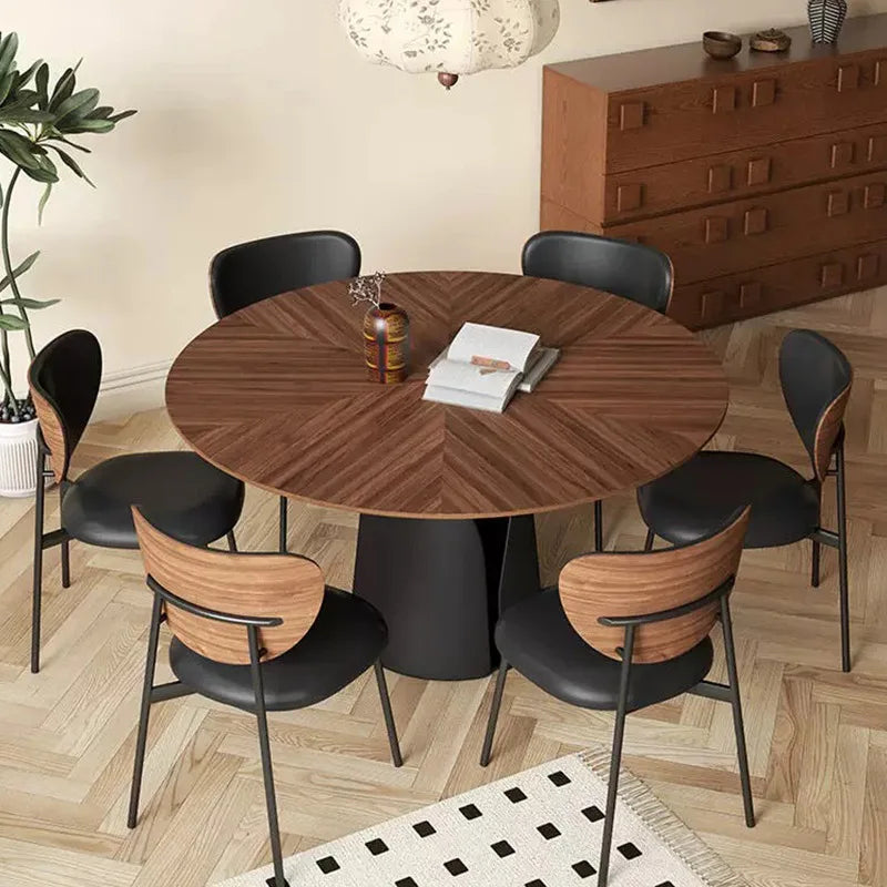 Table à manger ronde Noailles 150cm en bois massif finition noyer pour 8 personnes